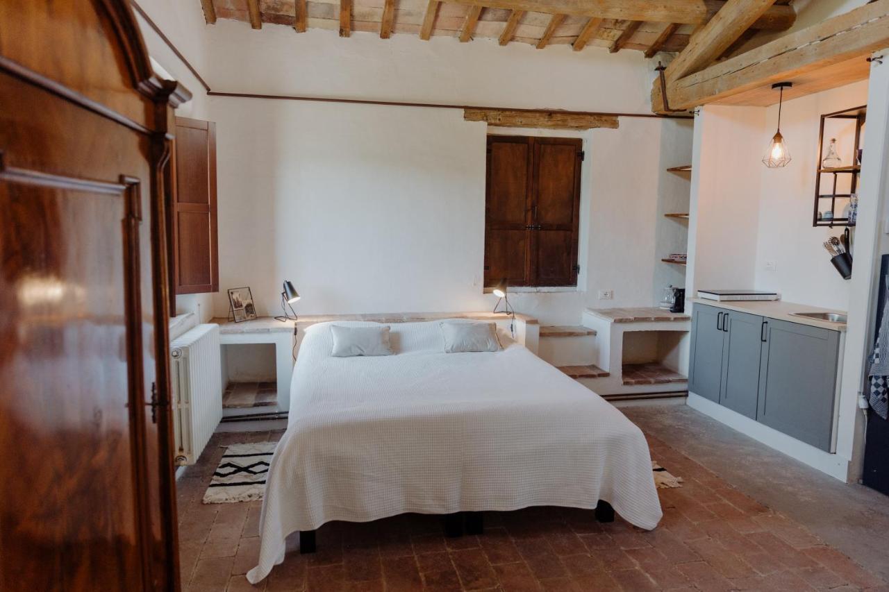 Agriturismo Qui Voglio Monte Roberto Exterior foto
