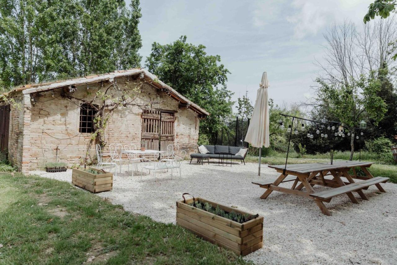 Agriturismo Qui Voglio Monte Roberto Exterior foto