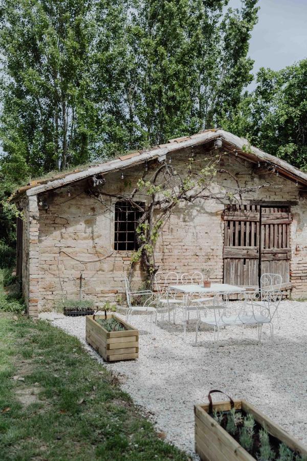 Agriturismo Qui Voglio Monte Roberto Exterior foto