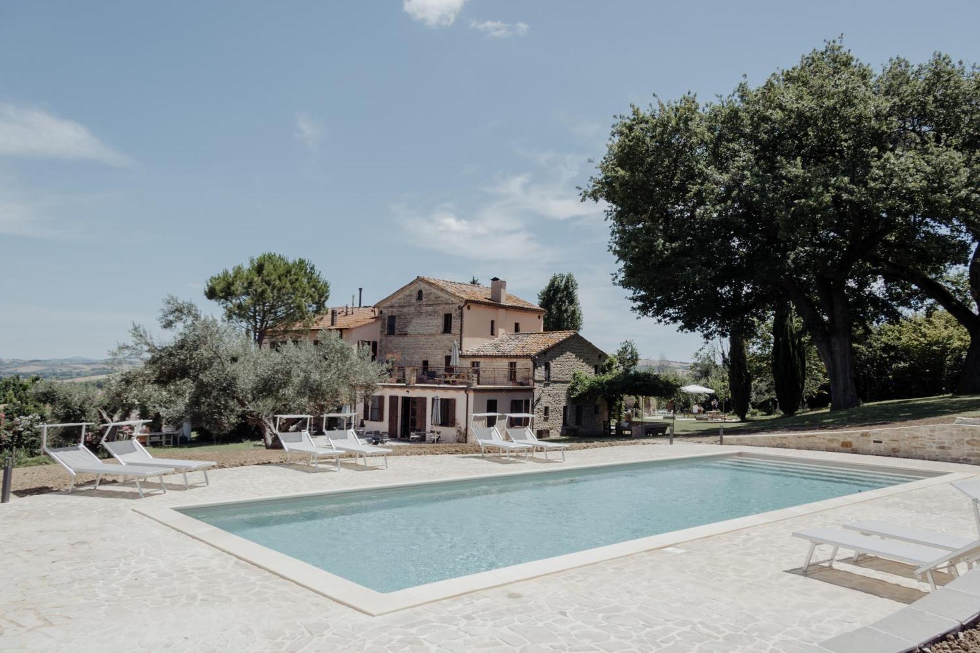 Agriturismo Qui Voglio Monte Roberto Exterior foto